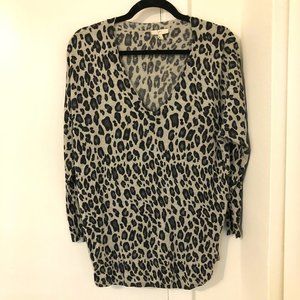 Joie Grey Leopard Print V-Neck Lightweight Wool Sweater Sz S